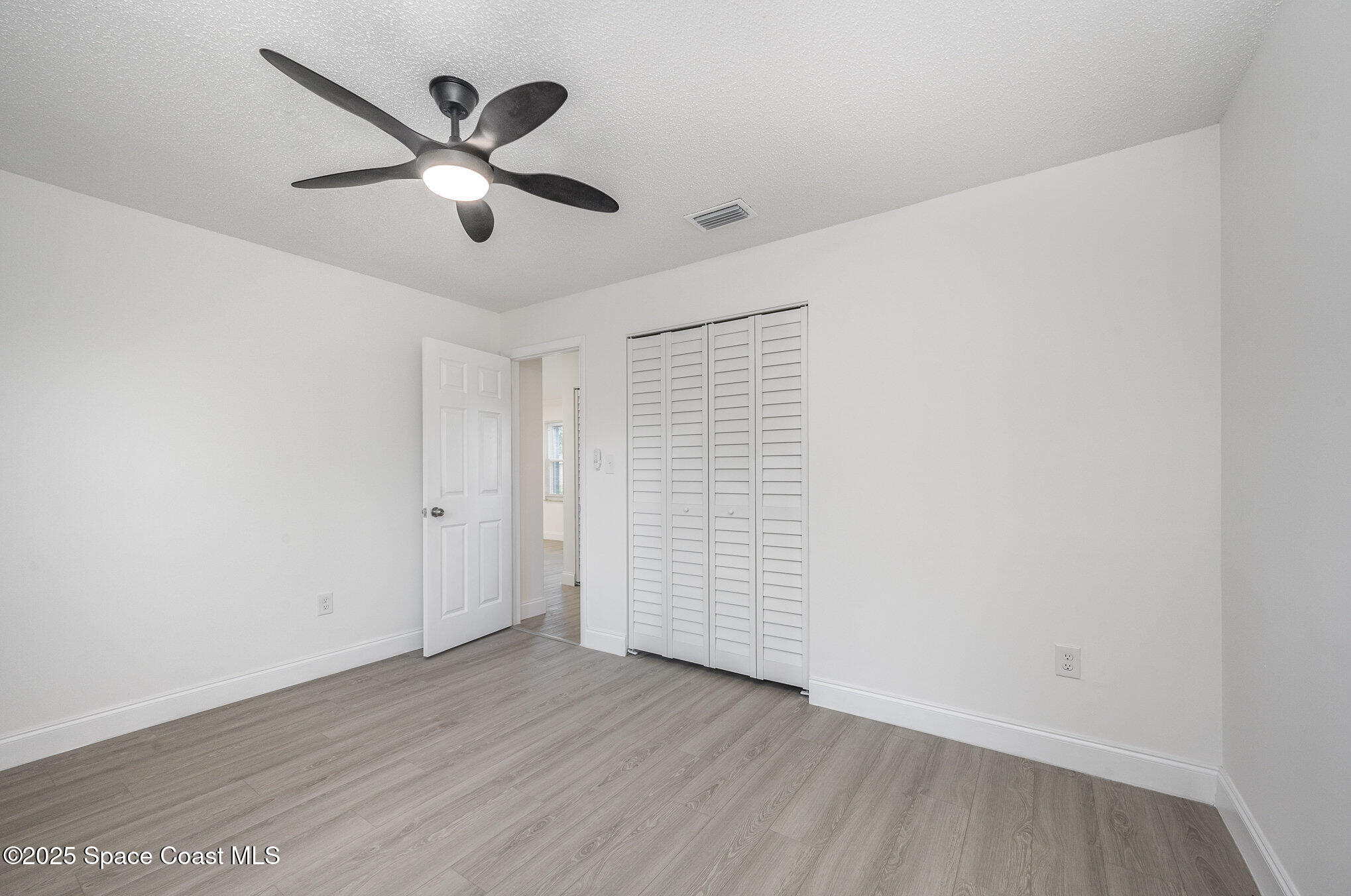 292 Trilby Road Southwest Palm Bay, FL 32908 - Photo 15 of 28 015_file_957