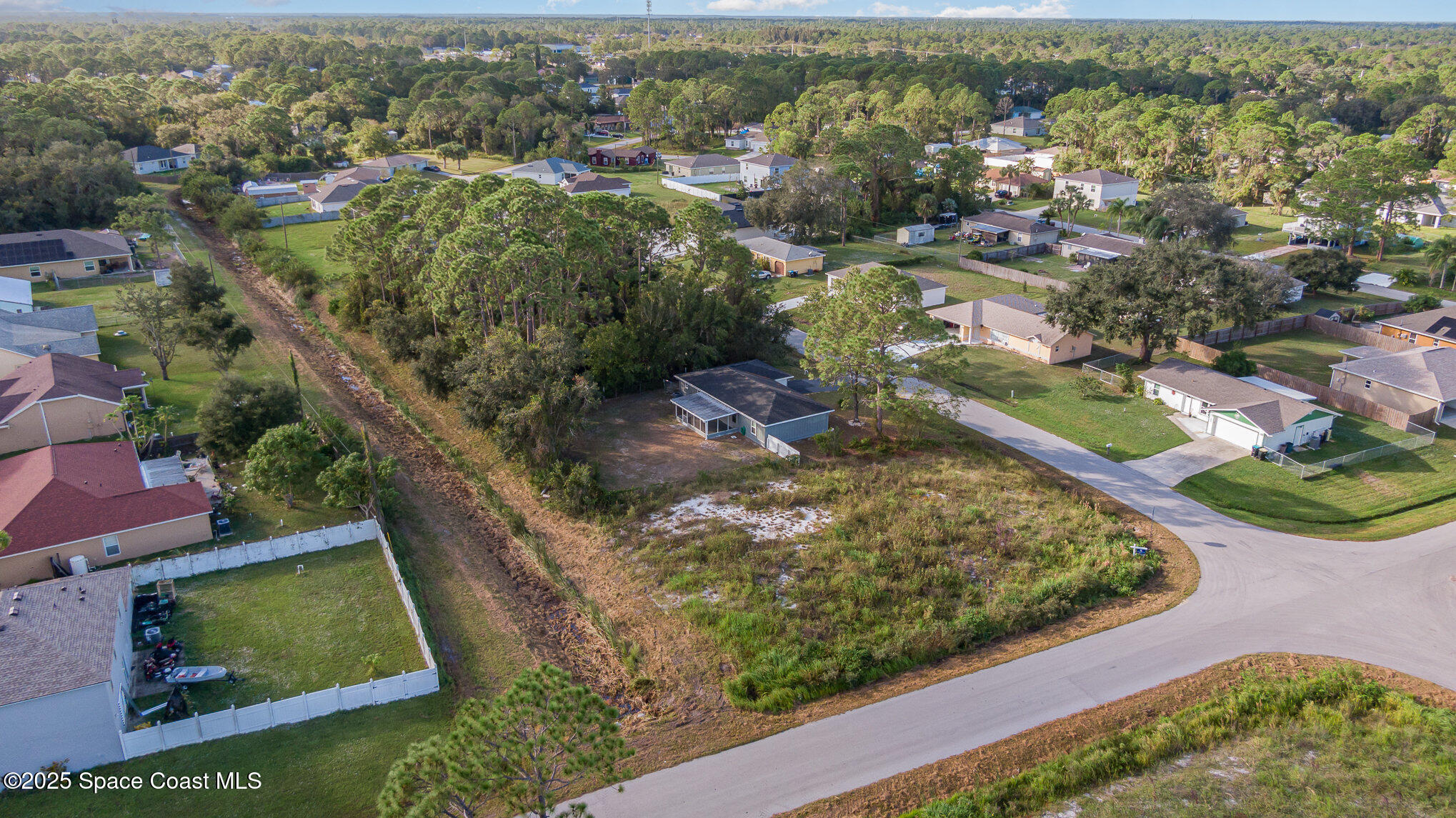 292 Trilby Road Southwest Palm Bay, FL 32908 - Photo 26 of 28 027_file_621