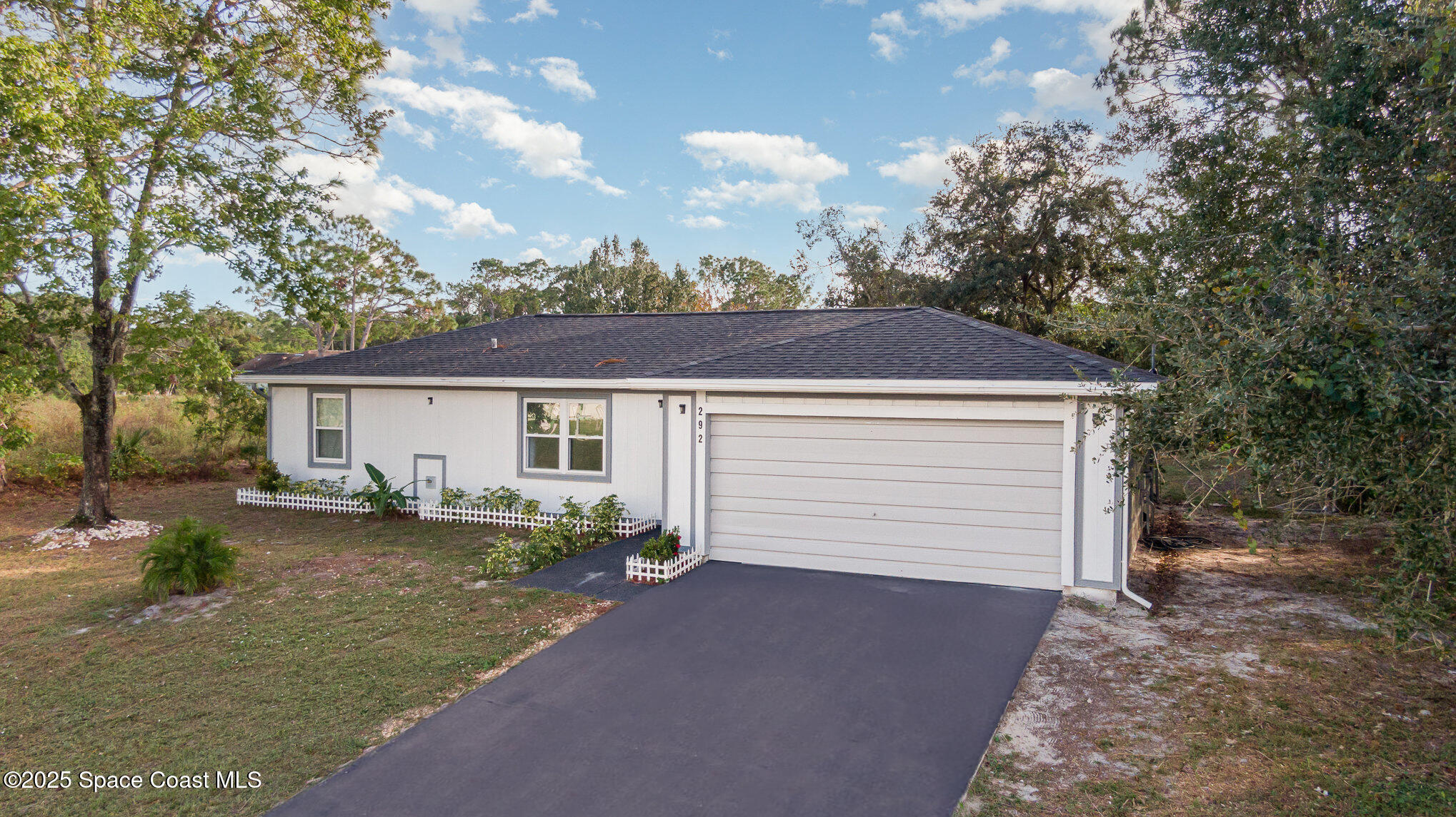 292 Trilby Road Southwest Palm Bay, FL 32908 - Photo 4 of 28 2