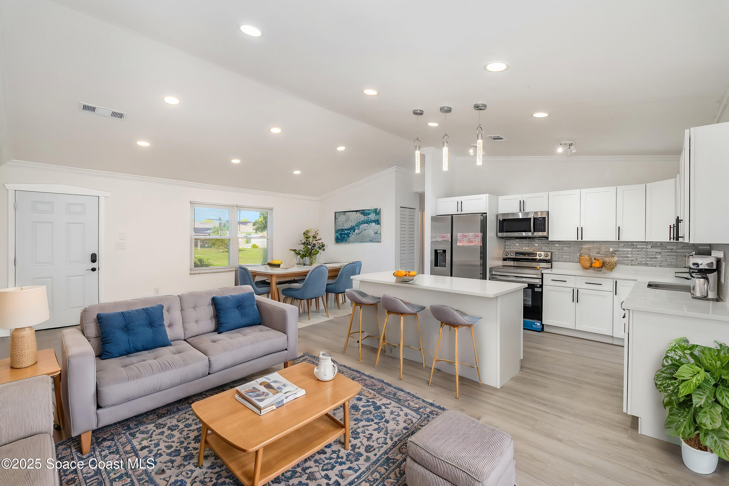 292 Trilby Road Southwest Palm Bay, FL 32908 - Photo 6 of 28 Virtual Staging AI - 035_dsc02353-edit_2