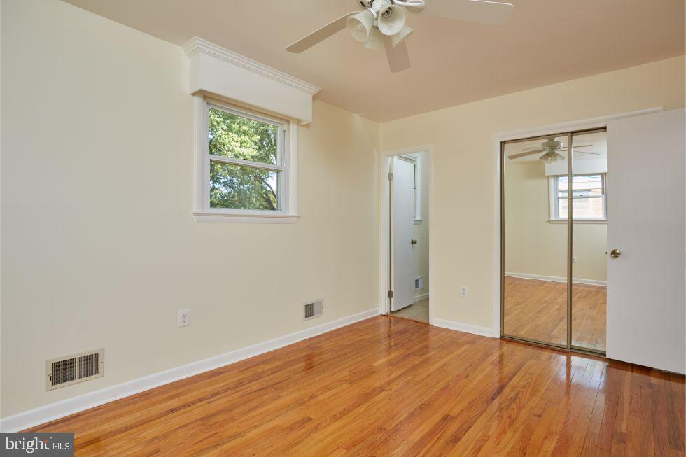11504 Keystone Avenue Clinton, MD 20735 - Photo 16 of 33 Master Bedroom with mirrored closet and MBath