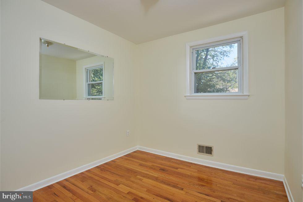 11504 Keystone Avenue Clinton, MD 20735 - Photo 21 of 33 3rd bedroom