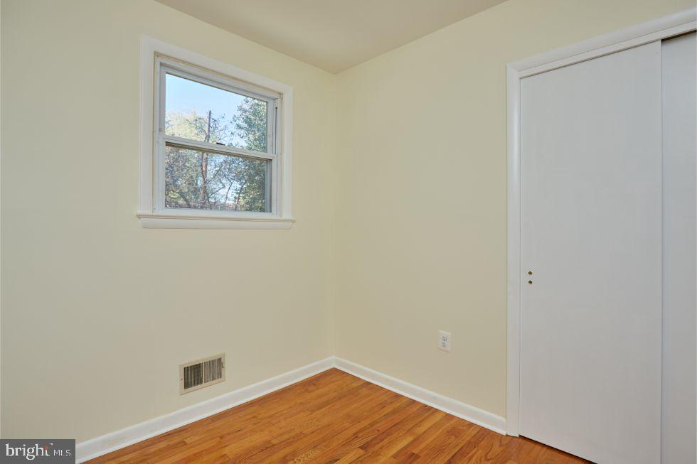 11504 Keystone Avenue Clinton, MD 20735 - Photo 22 of 33 3rd bedroom