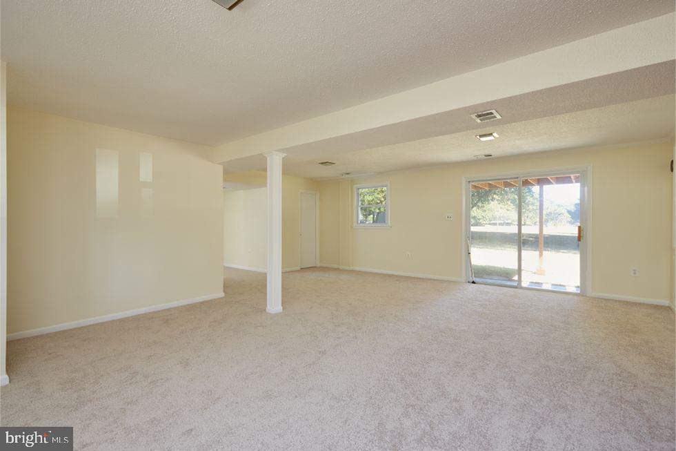 11504 Keystone Avenue Clinton, MD 20735 - Photo 25 of 33 LL Recreation Room is large