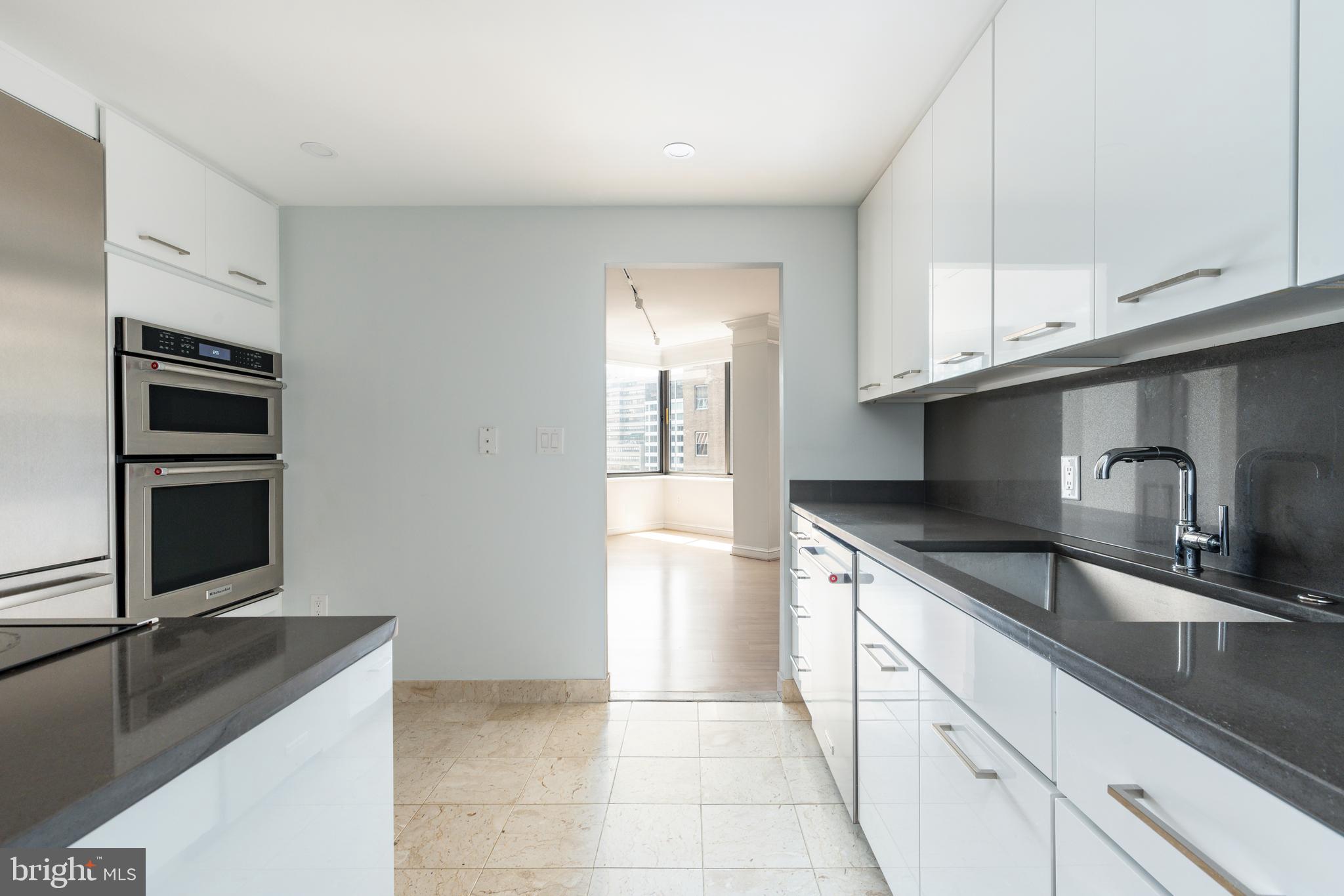 202 West Rittenhouse Square, Unit 1108 Philadelphia, PA 19103 - Photo 15 of 42