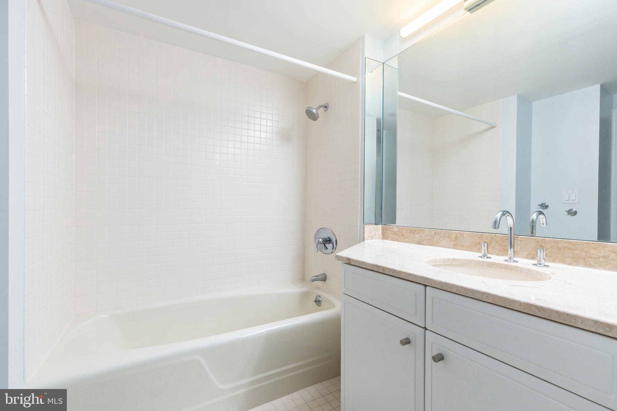 202 West Rittenhouse Square, Unit 1108 Philadelphia, PA 19103 - Photo 22 of 42