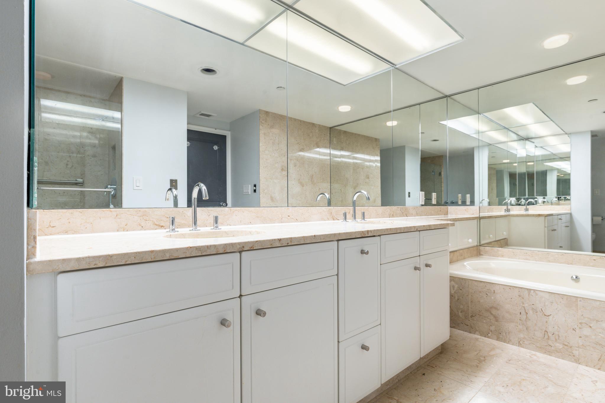 202 West Rittenhouse Square, Unit 1108 Philadelphia, PA 19103 - Photo 31 of 42