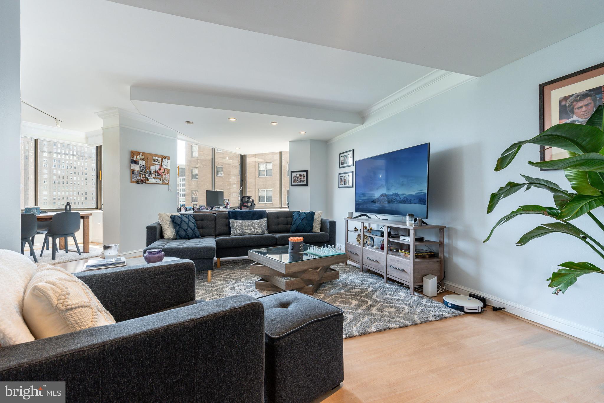 202 West Rittenhouse Square, Unit 1108 Philadelphia, PA 19103 - Photo 7 of 42