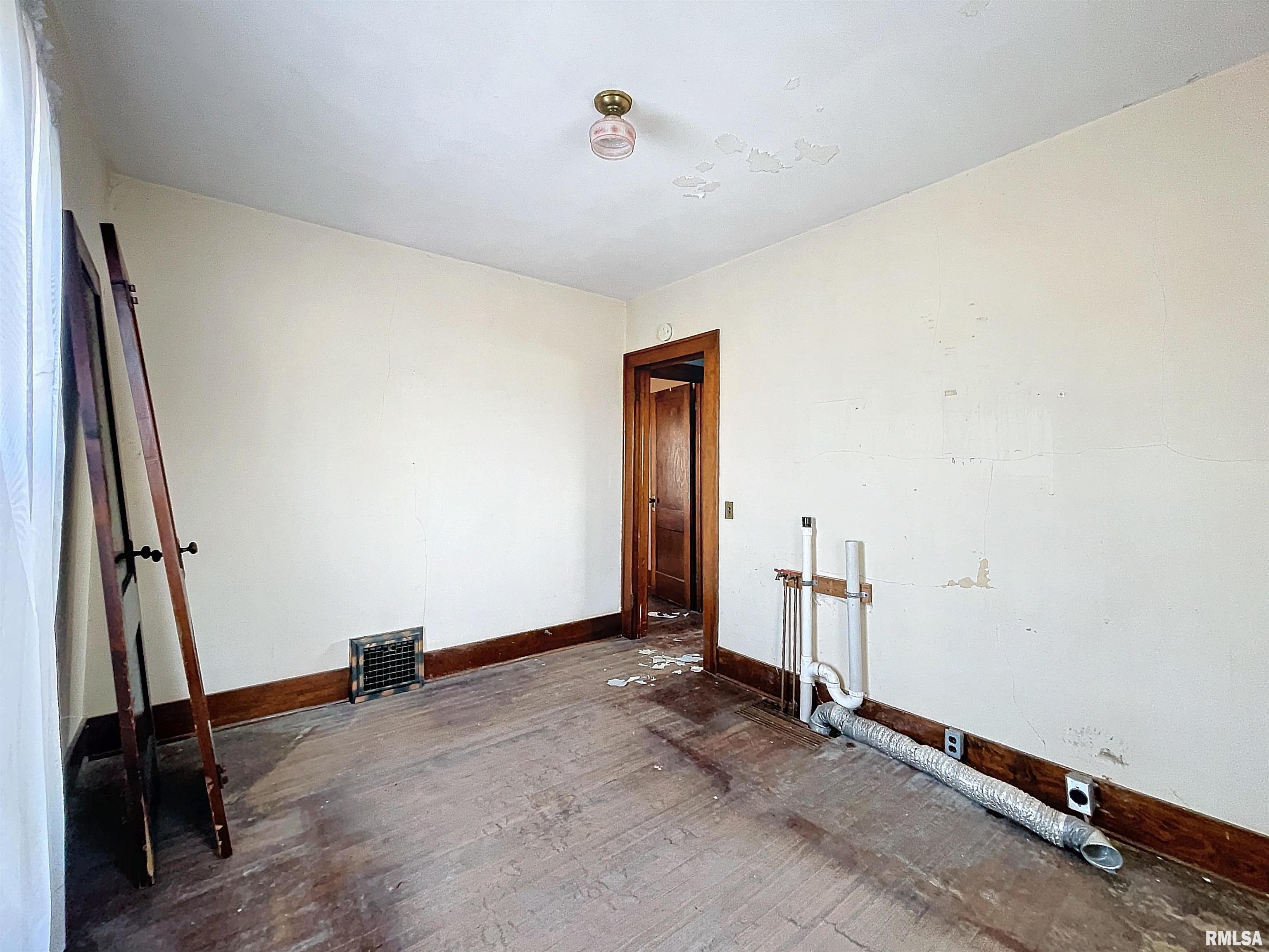 26054 Weber Road Geneseo, IL 61254 - Photo 16 of 49 Gallery Image 16