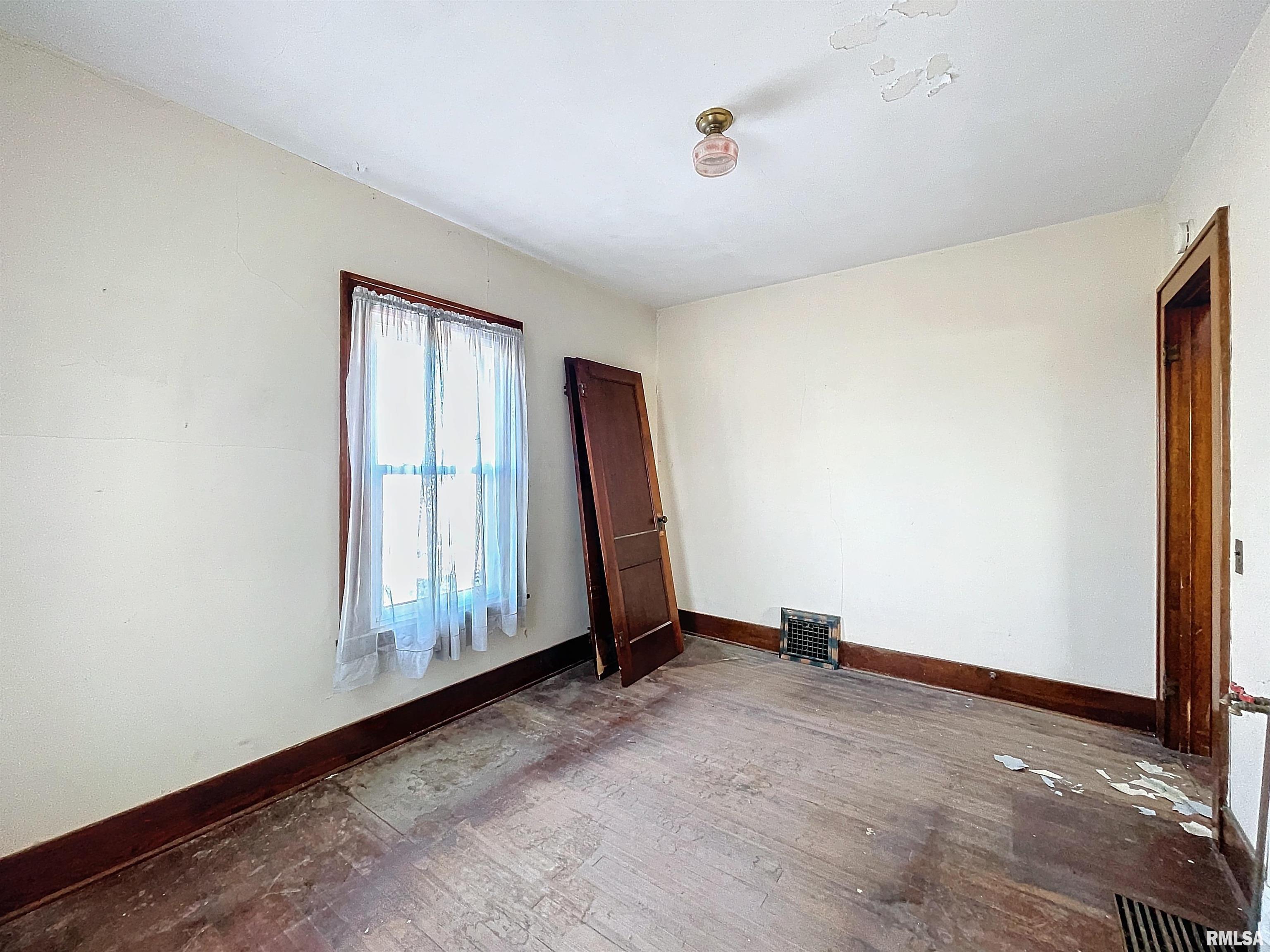 26054 Weber Road Geneseo, IL 61254 - Photo 17 of 49 Gallery Image 17