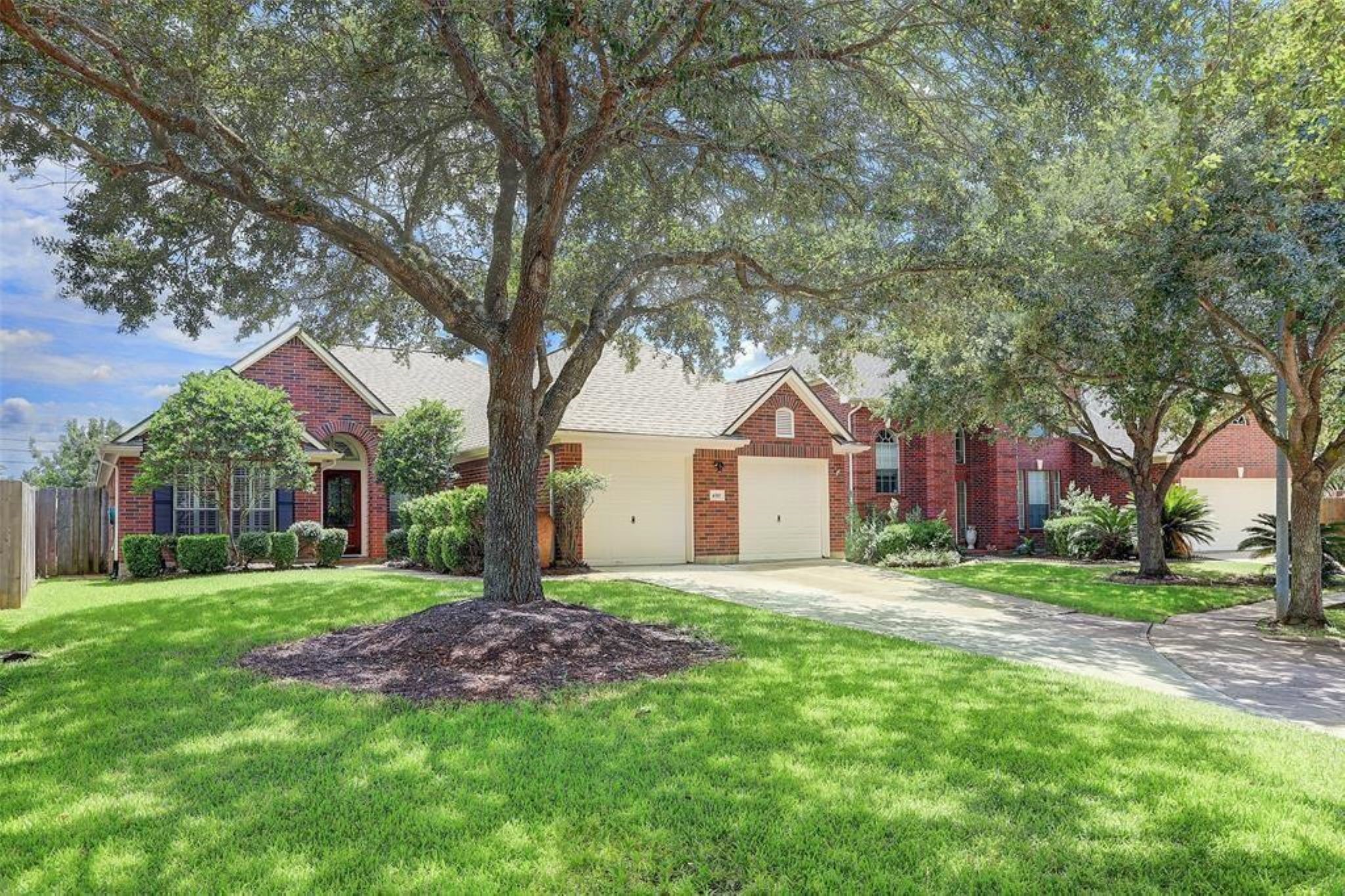 4310 Innsbrook Place Sugar Land, TX 77479 - Photo 2 of 32