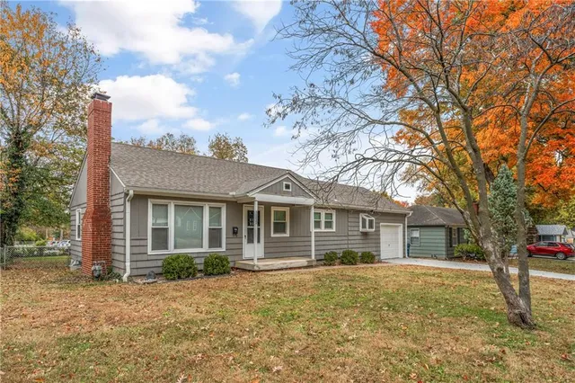 $350,000 | 5212 West 76th Street, Prairie Village, KS 66208