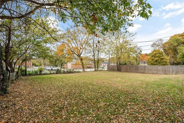 $350,000 | 5212 West 76th Street, Prairie Village, KS 66208