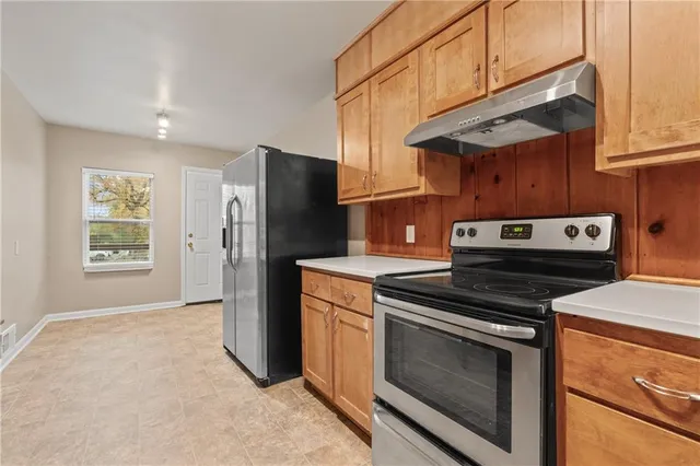 $350,000 | 5212 West 76th Street, Prairie Village, KS 66208