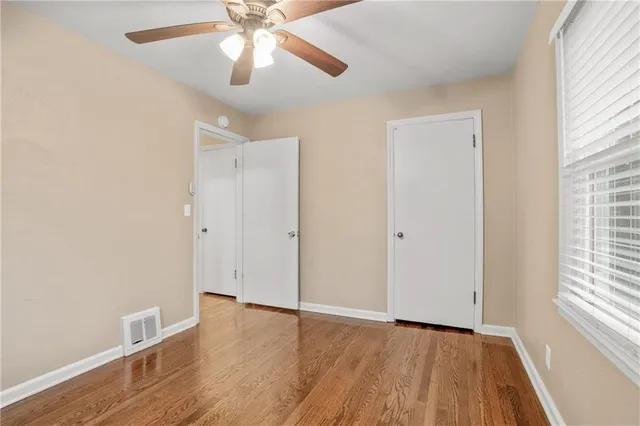 $350,000 | 5212 West 76th Street, Prairie Village, KS 66208