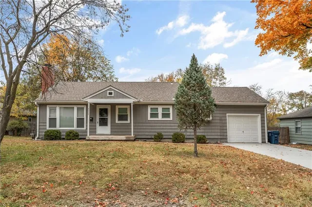 $350,000 | 5212 West 76th Street, Prairie Village, KS 66208