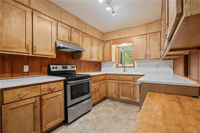 $350,000 | 5212 West 76th Street, Prairie Village, KS 66208