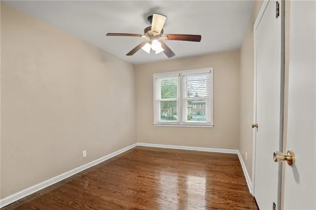 $350,000 | 5212 West 76th Street, Prairie Village, KS 66208