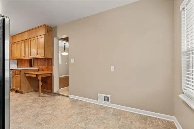 $350,000 | 5212 West 76th Street, Prairie Village, KS 66208