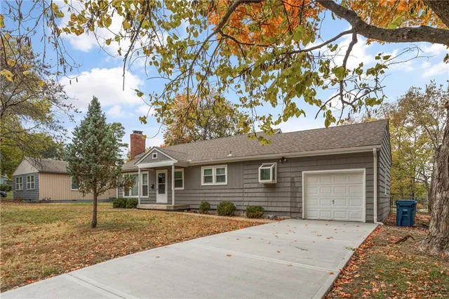 $350,000 | 5212 West 76th Street, Prairie Village, KS 66208