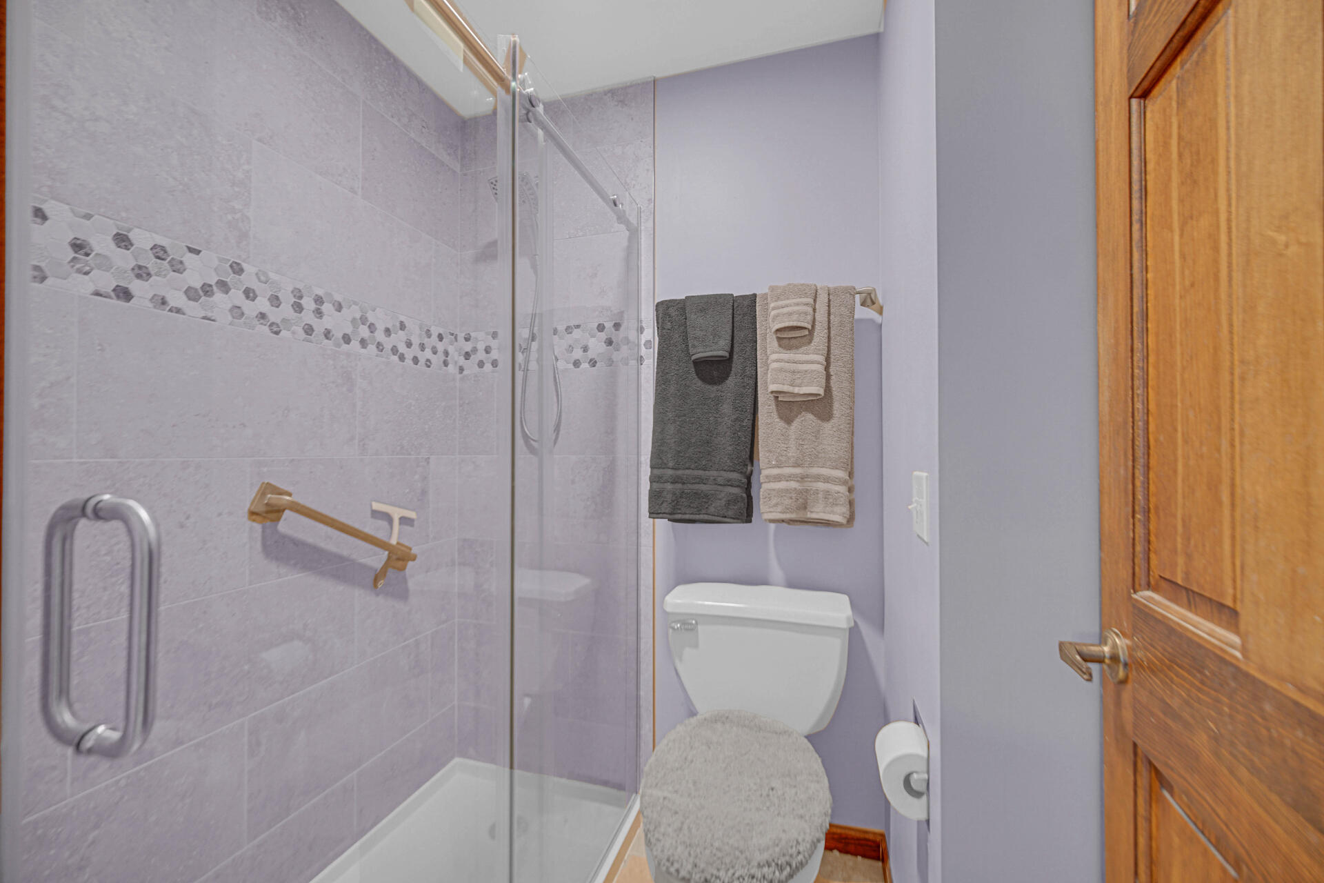 130 Wheatridge Road Valparaiso, IN 46385 - Photo 26 of 38 a bathroom with a toilet and a shower