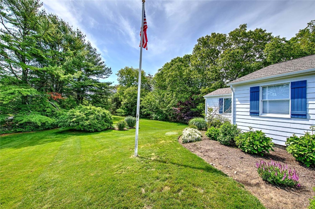 251 Succotash Road South Kingstown, RI 02879 - Photo 4 of 50