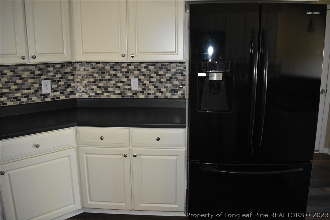76 Ithica Lane Bunnlevel, NC 28323 - Photo 16 of 49 a close view of a stove