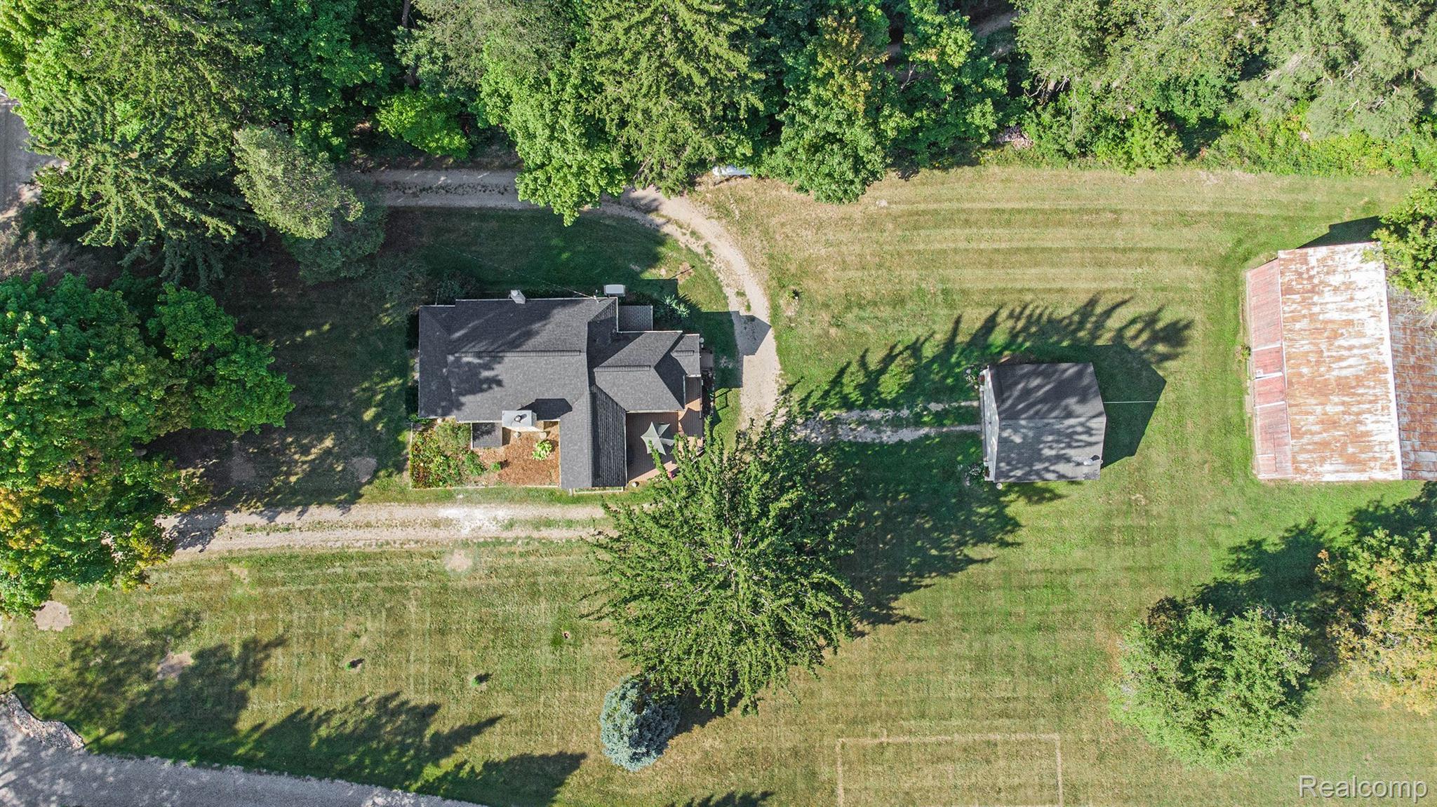 2757 Hubert Road Brighton, MI 48114 - Photo 27 of 31 Gallery Image 27