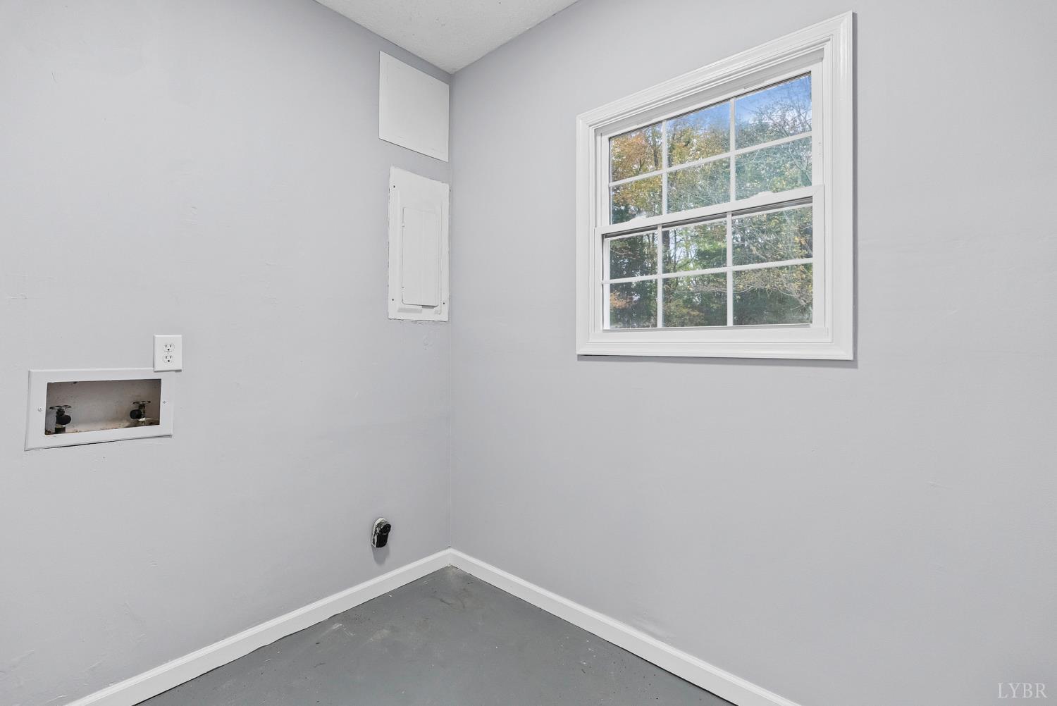 1077 Ringgold Road Ringgold, VA 24586 - Photo 24 of 35 an empty room with a window