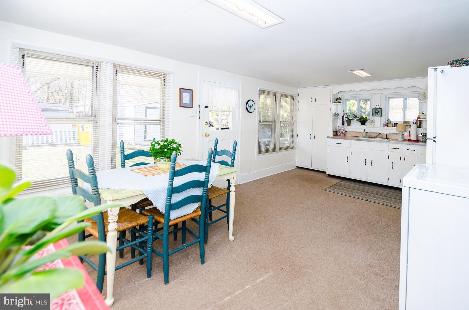 207 Cornfield Road Pasadena, MD 21122 - Photo 8 of 30 Kitchen/Dining