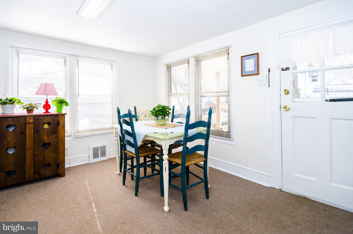 207 Cornfield Road Pasadena, MD 21122 - Photo 9 of 30 Dining Room side