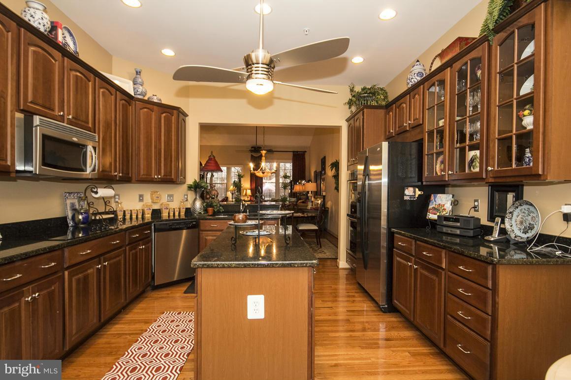 4304 Pearlberry Road Pikesville, MD 21208 - Photo 11 of 30 Large Granite Kitchen