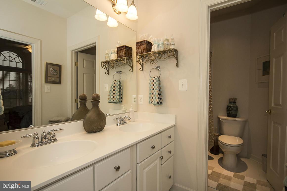 4304 Pearlberry Road Pikesville, MD 21208 - Photo 21 of 30 Hall Bath