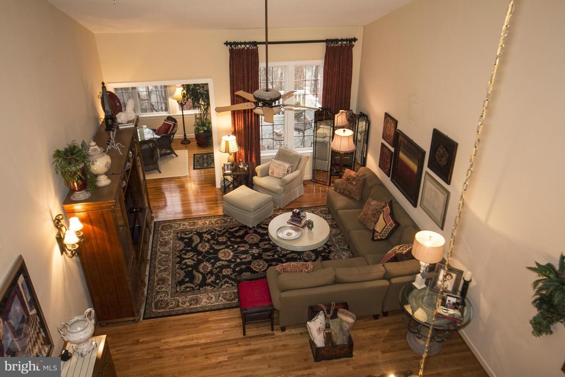 4304 Pearlberry Road Pikesville, MD 21208 - Photo 5 of 30 Family Rm w/ vaulted ceilings
