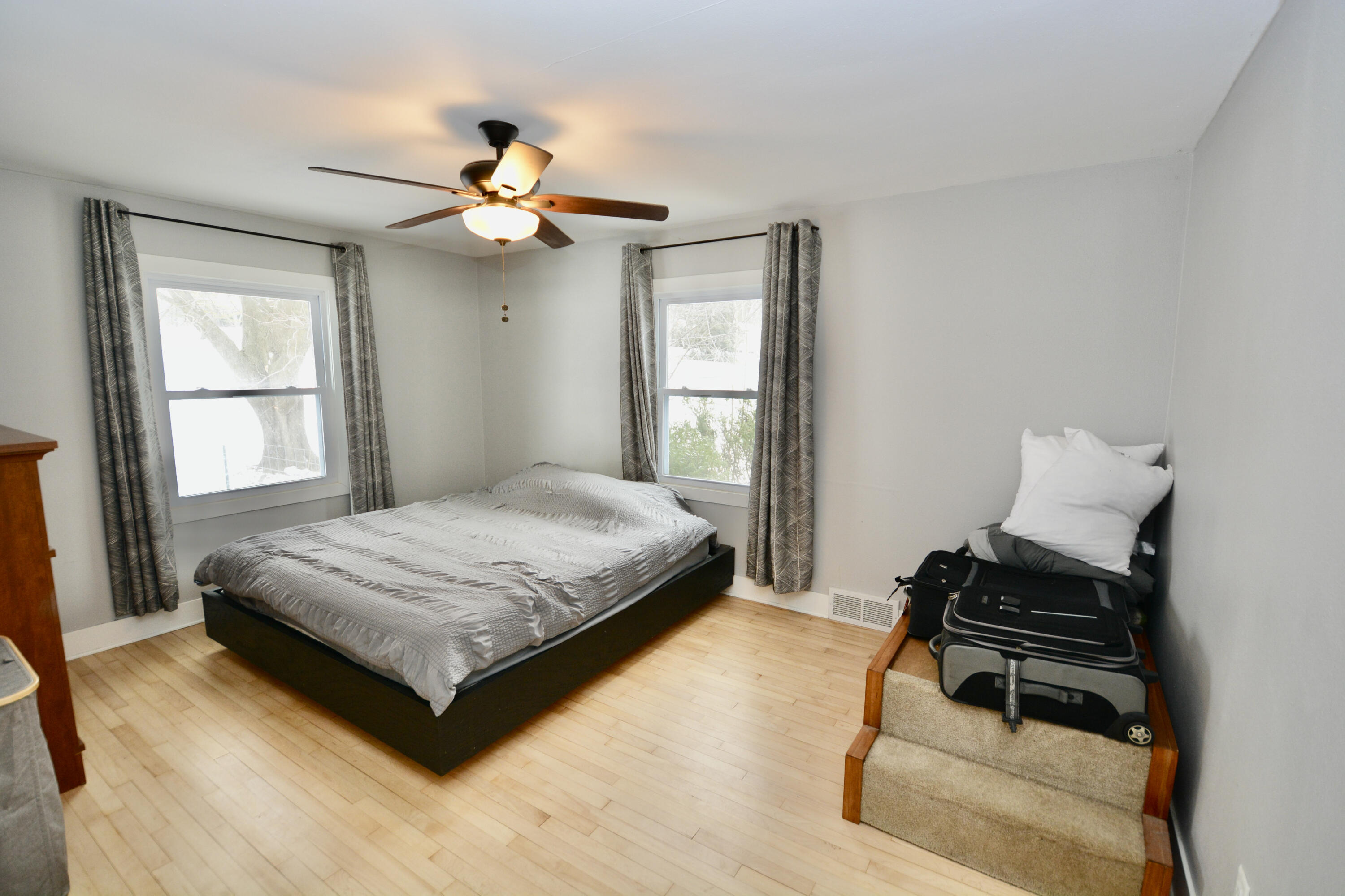 12001 West Donges Bay Road Mequon, WI 53097 - Photo 17 of 33 5C053213-B995-45E5-954B-FA177C6BA85D_1_2