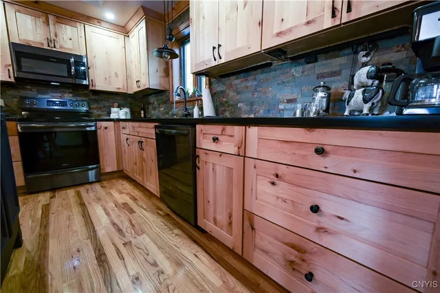 $399,900 | 9260 Latus Road, Paris, NY 13318