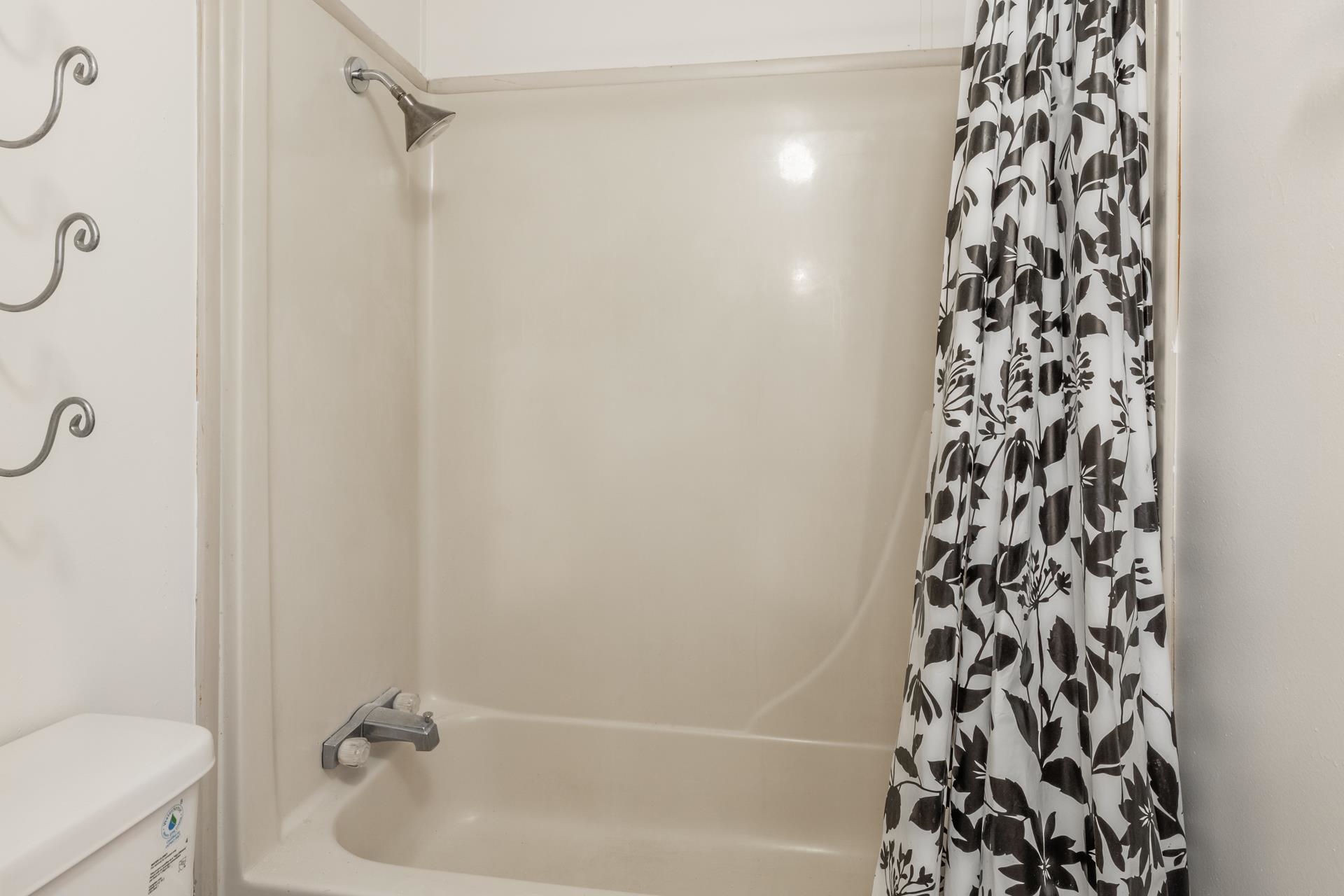 100 Ski Trails Road, Unit 51 Mammoth Lakes, CA 93546 - Photo 22 of 28 a bathroom with a bathtub and shower