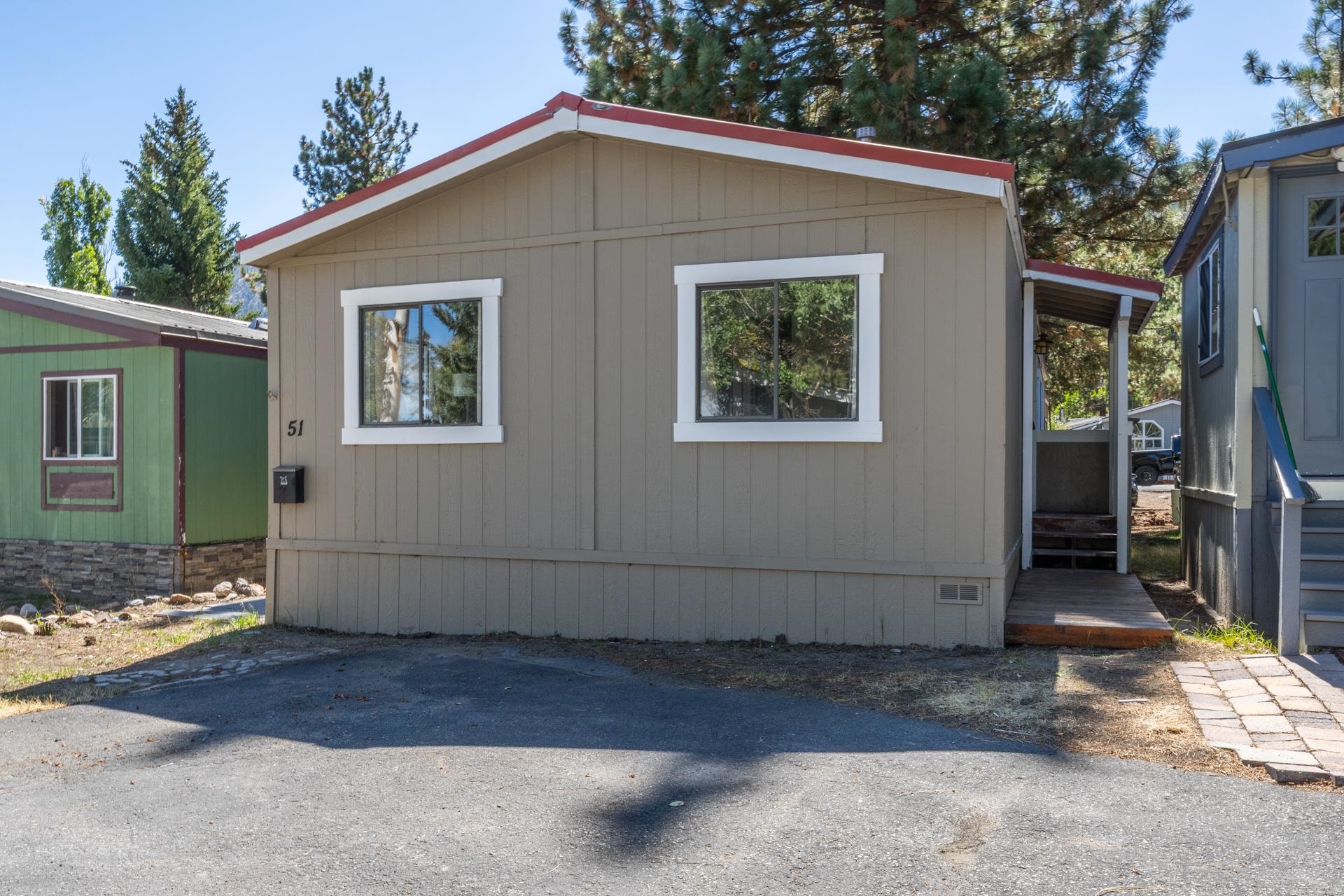 100 Ski Trails Road, Unit 51 Mammoth Lakes, CA 93546 - Photo 26 of 28 a front view of a house