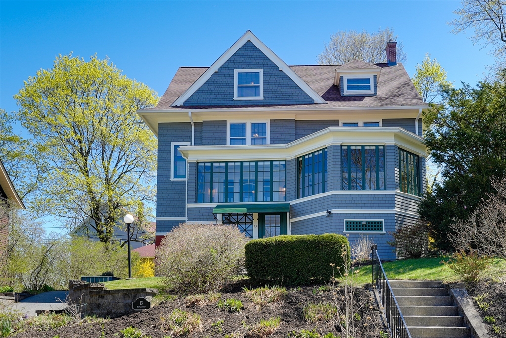 13 Maplewood Road Worcester, MA 01602 - Photo 1 of 39 Gallery Image 1