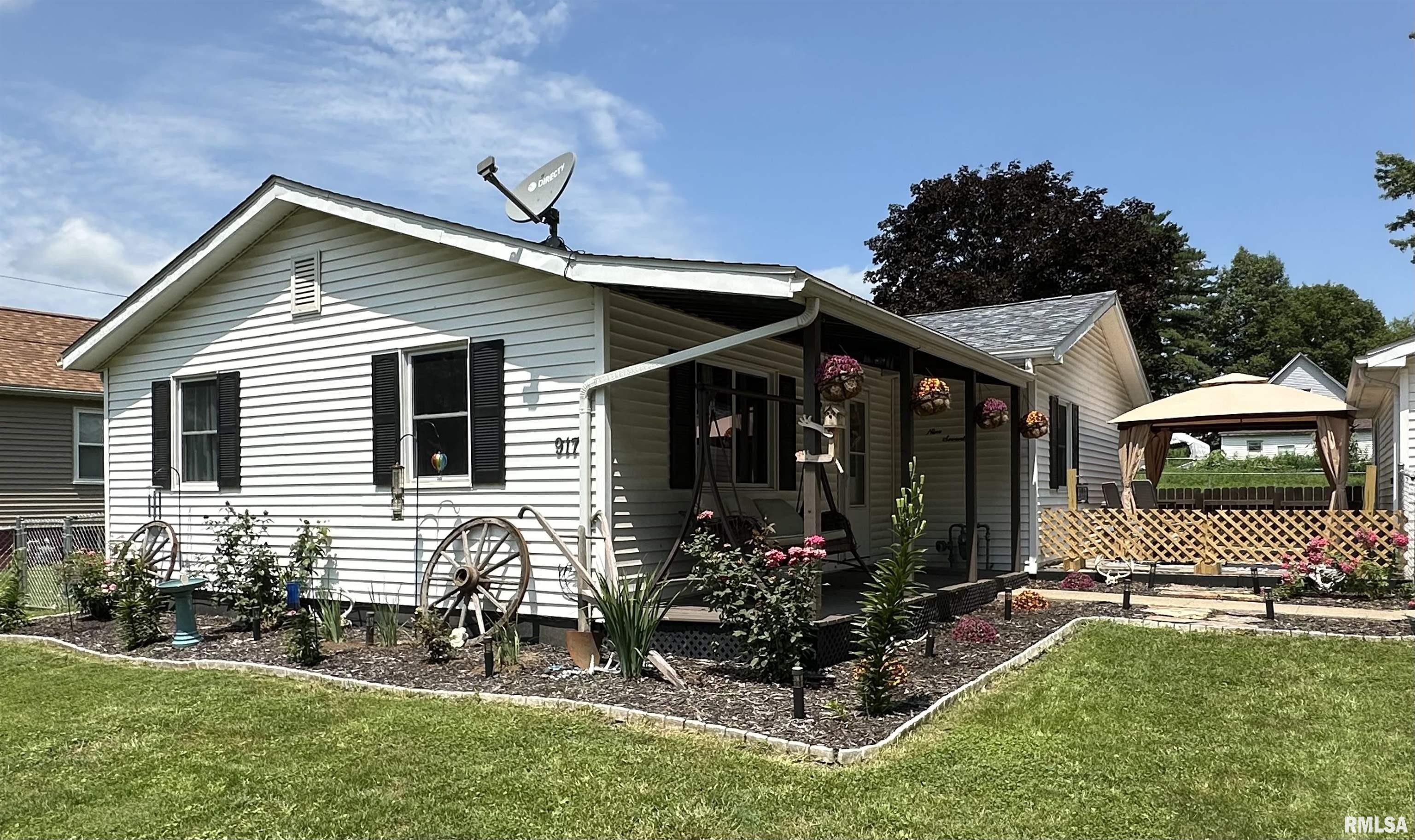 917 West Locust Street Canton, IL 61520 - Photo 2 of 11