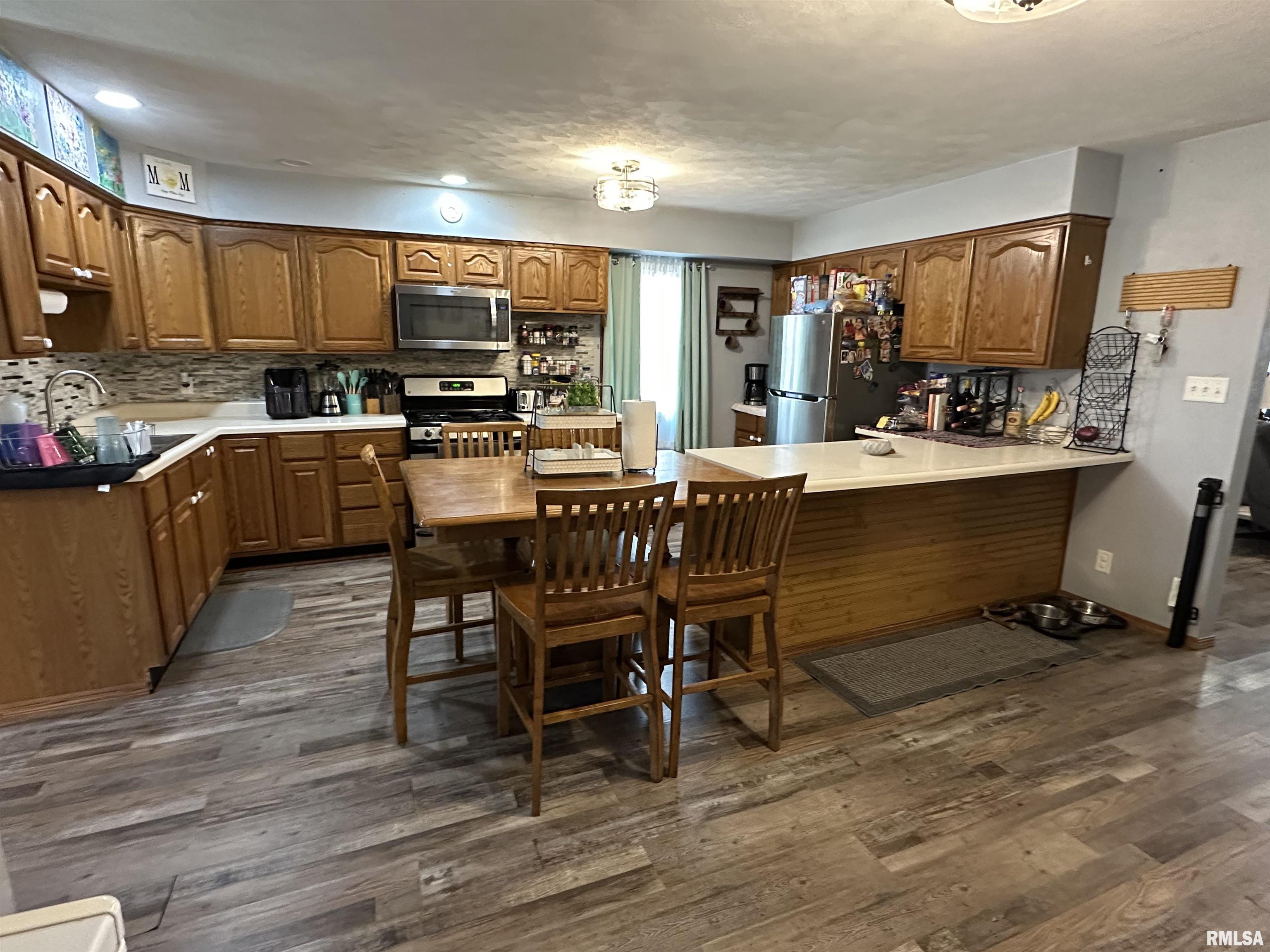 917 West Locust Street Canton, IL 61520 - Photo 4 of 11