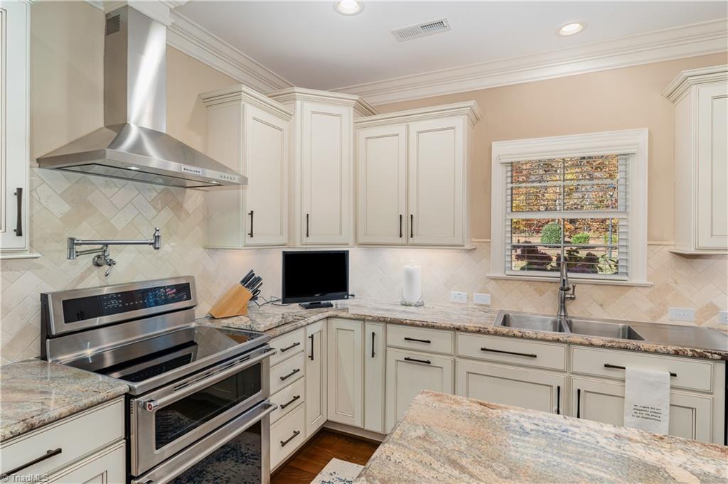 7901 Quiet Place Oak Ridge, NC 27310 - Photo 14 of 44