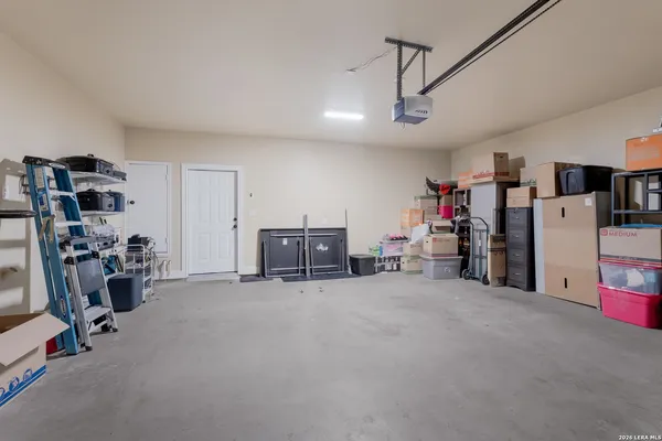$424,900 | 8366 Ventura Boulevard, Selma, TX 78154