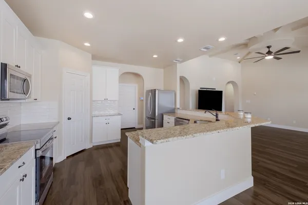 $424,900 | 8366 Ventura Boulevard, Selma, TX 78154