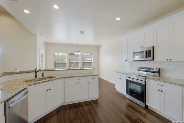 $424,900 | 8366 Ventura Boulevard, Selma, TX 78154