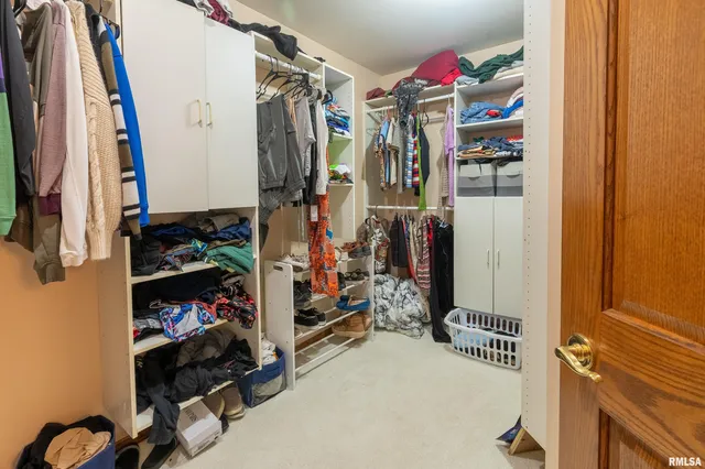 $329,900 | 600 Deer Lake Drive West, Carbondale, IL 62901