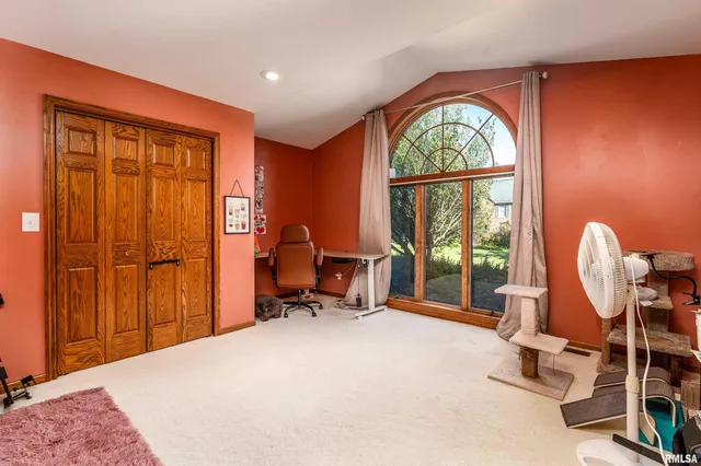 $329,900 | 600 Deer Lake Drive West, Carbondale, IL 62901