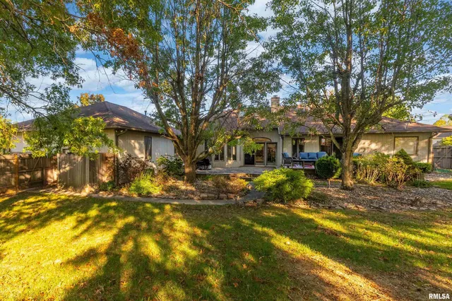 $329,900 | 600 Deer Lake Drive West, Carbondale, IL 62901