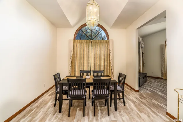 $329,900 | 600 Deer Lake Drive West, Carbondale, IL 62901