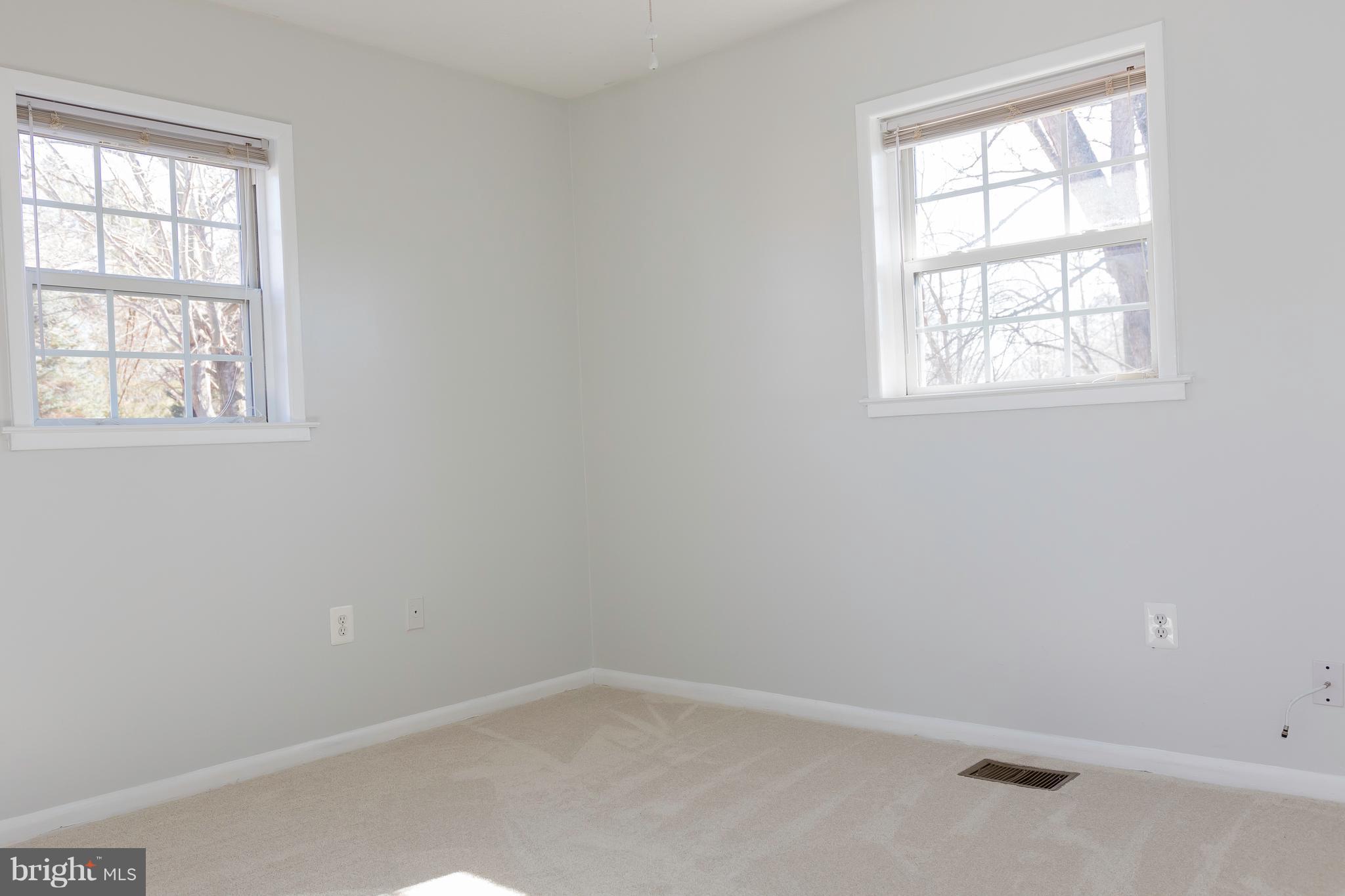 4141 Granby Road Woodbridge, VA 22193 - Photo 13 of 30 an empty room with a window